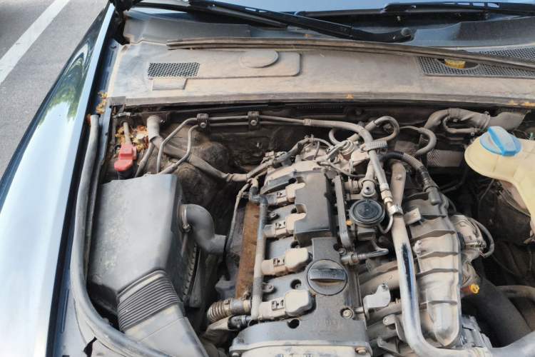 Used Audi A6L 2011 2.0 TFSI Automatic Standard Edition Engine Bay Right