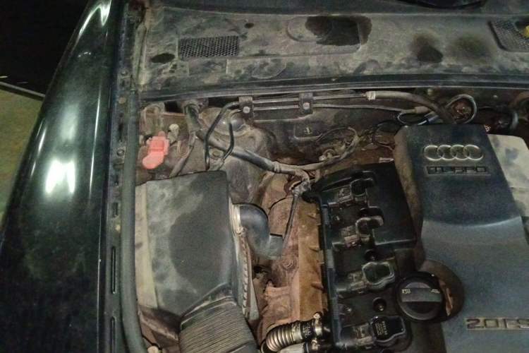 Used Audi A6L 2011 2.0 TFSI Automatic Standard Edition Engine Bay Right