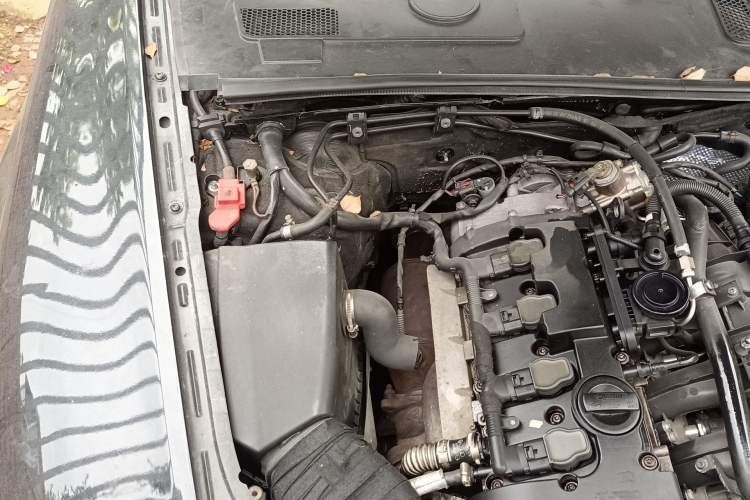 Used Audi A6L 2011 2.0 TFSI automatic Comfort trim Engine Bay Right