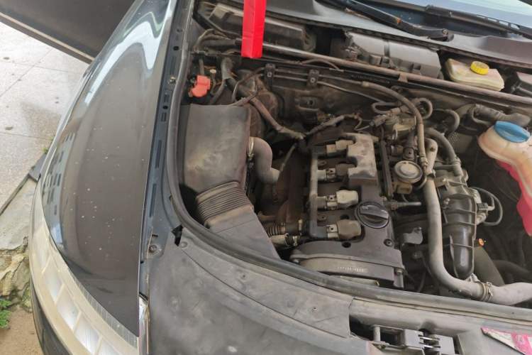 Used Audi A6L 2011 2.0 TFSI Automatic Standard Edition Engine Bay Right