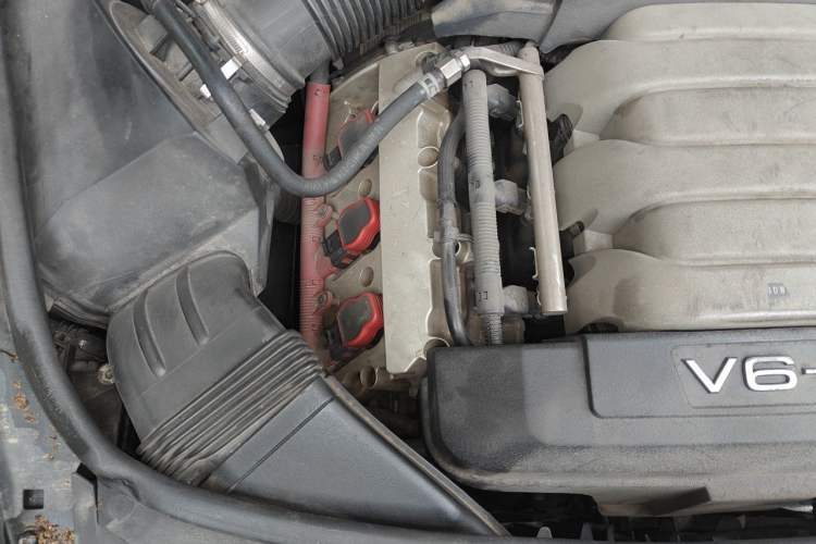 Used Audi A6L 2011 2.4L Comfort Edition Engine Bay Right