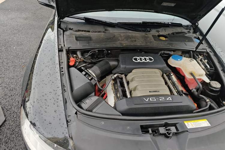 Used Audi A6L 2011 2.4L Luxury Edition Engine Bay Right