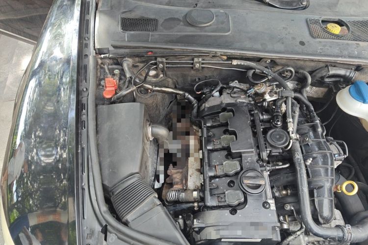 Used Audi A6L 2011 2.0 TFSI Automatic Standard Edition Engine Bay Right