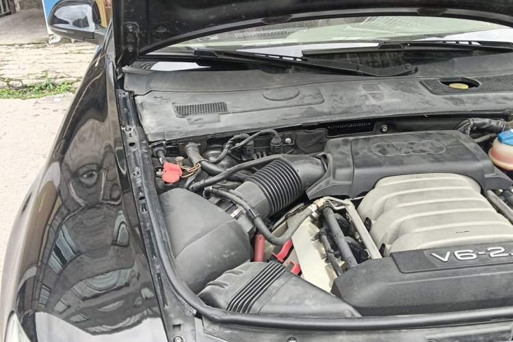 Used Audi A6L 2011 2.4L Comfort Edition Engine Bay Right