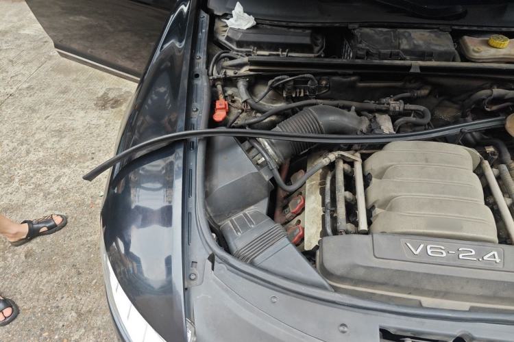 Used Audi A6L 2011 2.4L Comfort Edition Engine Bay Right