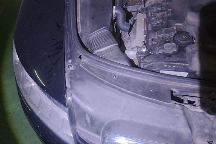 Used Audi A6L 2011 2.0 TFSI Automatic Standard Edition Engine Bay Right