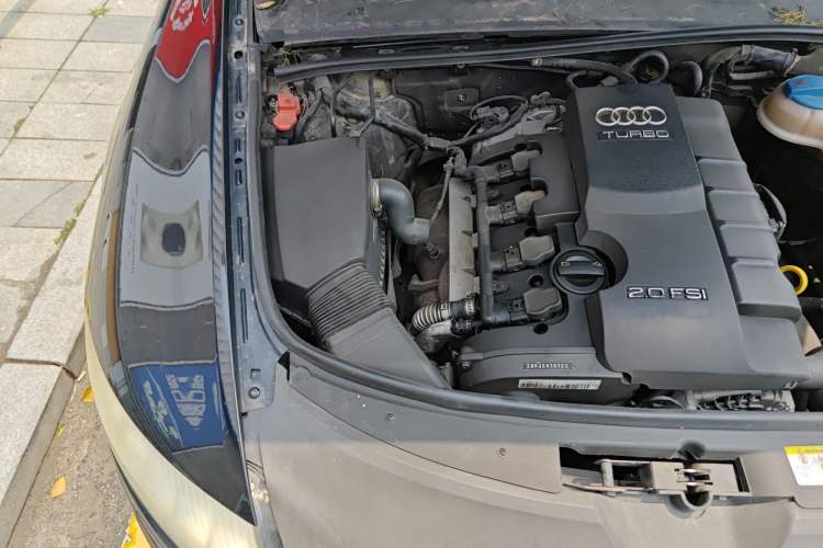 Used Audi A6L 2011 2.0 TFSI Automatic Standard Edition Engine Bay Right