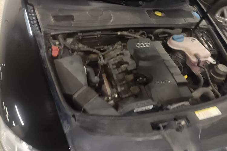 Used Audi A6L 2011 2.0 TFSI Automatic Standard Edition Engine Bay Right