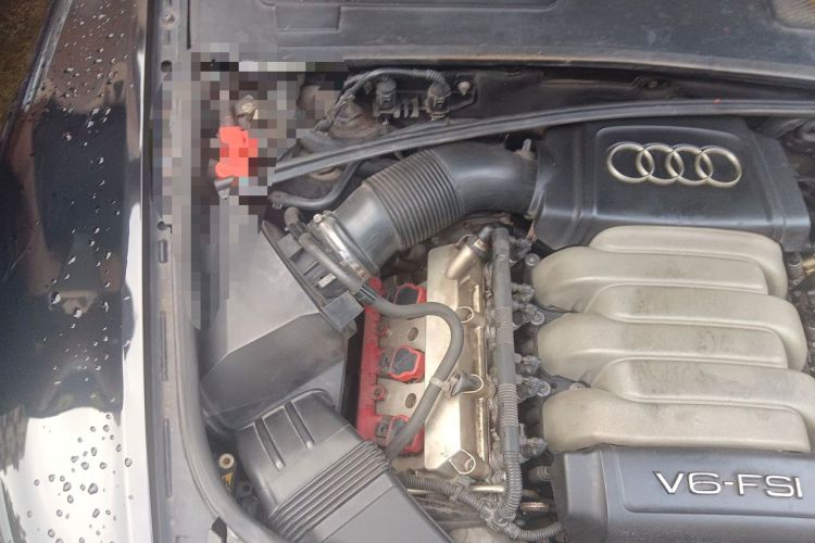 Used Audi A6L 2011 2.8 FSI Comfort Model Engine Bay Right