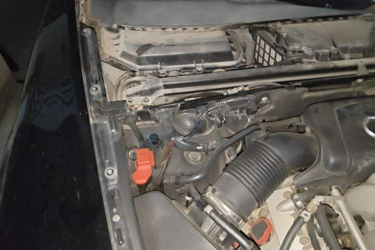 Used Audi A6L 2011 2.4L Technology Edition Engine Bay Right