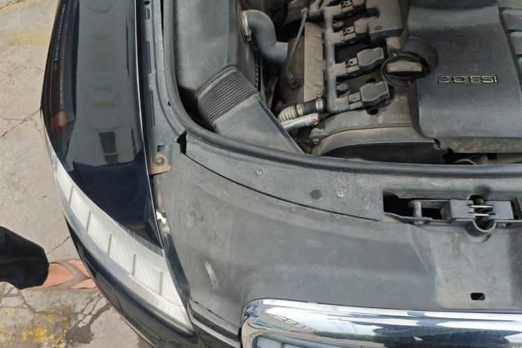 Used Audi A6L 2011 2.0 TFSI automatic Comfort trim Engine Bay Right