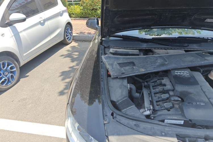 Used Audi A6L 2011 2.0 TFSI Automatic Standard Edition Engine Bay Right