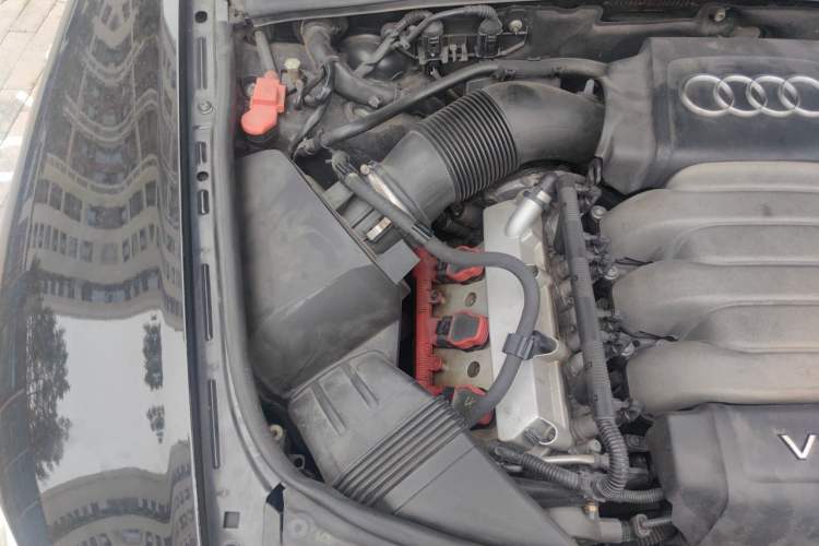 Used Audi A6L 2011 2.8 FSI Comfort Model Engine Bay Right