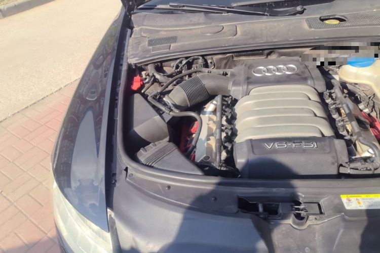 Used Audi A6L 2011 2.8 FSI Comfort Model Engine Bay Right