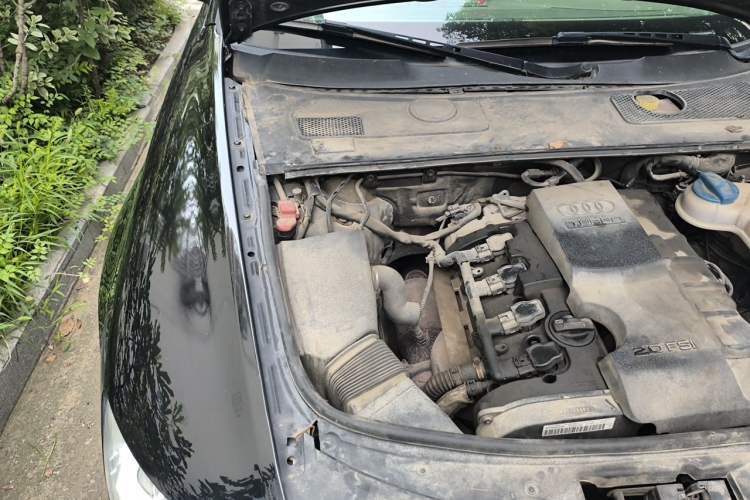 Used Audi A6L 2011 2.0 TFSI Automatic Standard Edition Engine Bay Right
