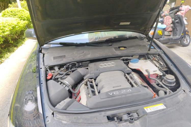 Used Audi A6L 2011 2.4L Technology Edition Engine Bay Right