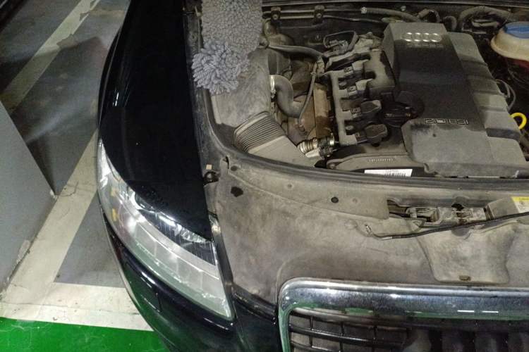 Used Audi A6L 2011 2.0 TFSI Automatic Standard Edition Engine Bay Right