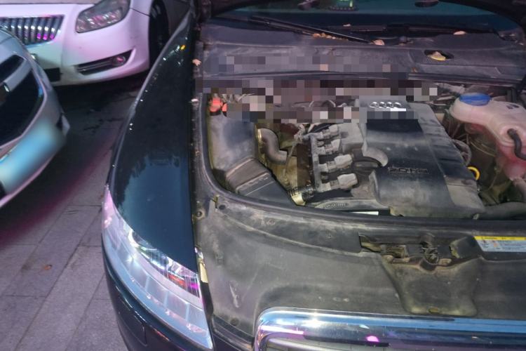 Used Audi A6L 2011 2.0 TFSI Automatic Standard Edition Engine Bay Right