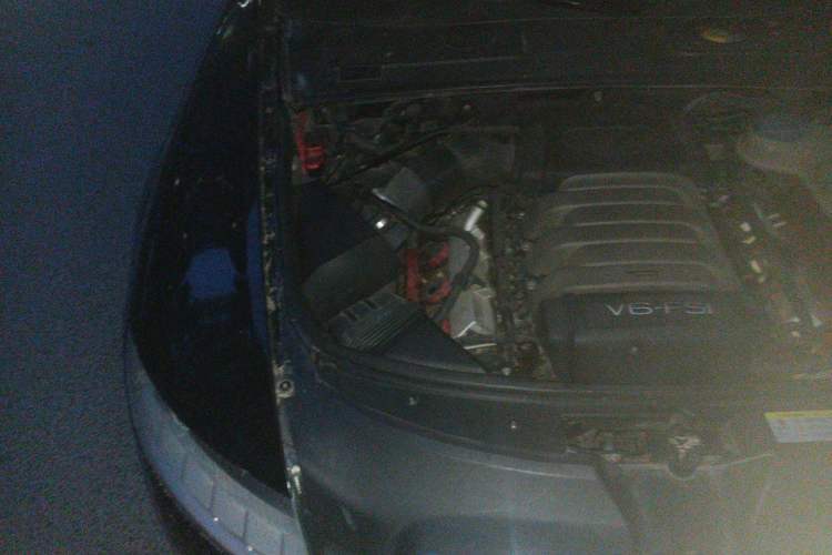 Used Audi A6L 2011 2.8 FSI Comfort Model Engine Bay Right