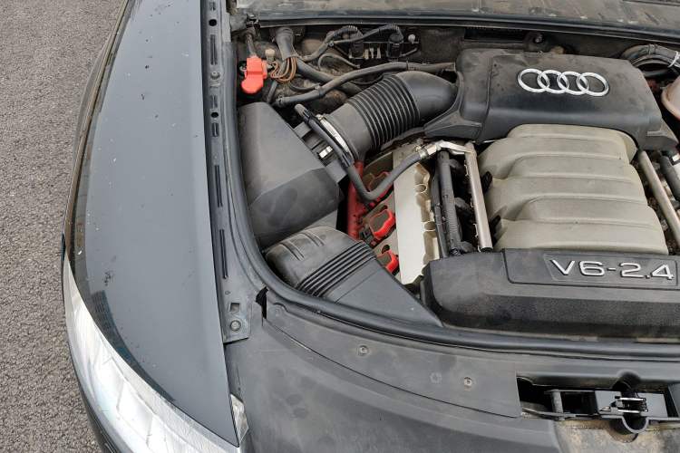 Used Audi A6L 2011 2.4L Technology Edition Engine Bay Right
