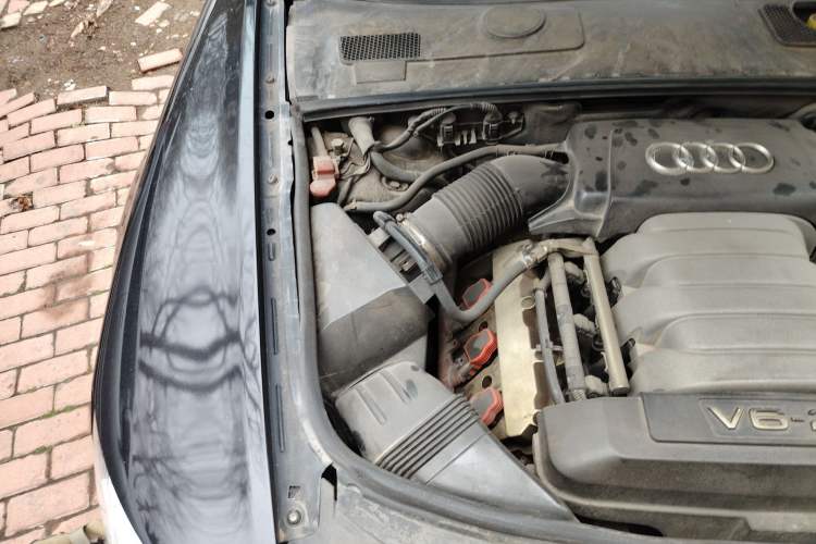 Used Audi A6L 2011 2.4L Comfort Edition Engine Bay Right