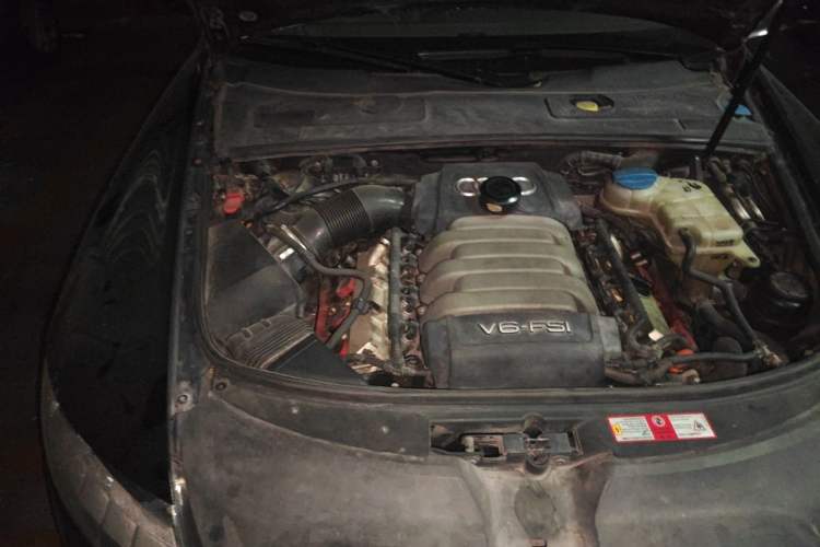 Used Audi A6L 2011 2.8 FSI Luxury Model Engine Bay Right