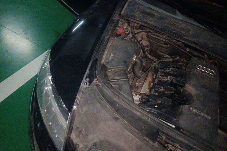 Used Audi A6L 2011 2.0 TFSI Automatic Standard Edition Engine Bay Right