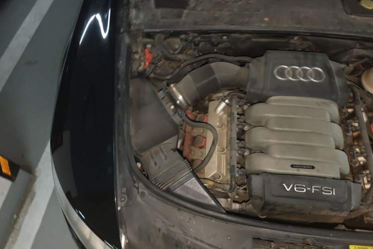 Used Audi A6L 2011 2.8 FSI quattro Luxury Model Engine Bay Right