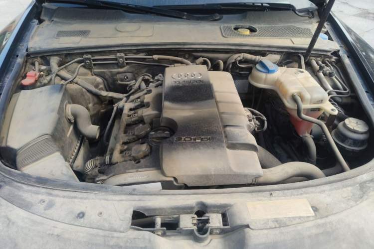 Used Audi A6L 2011 2.0 TFSI automatic Comfort trim Engine Bay