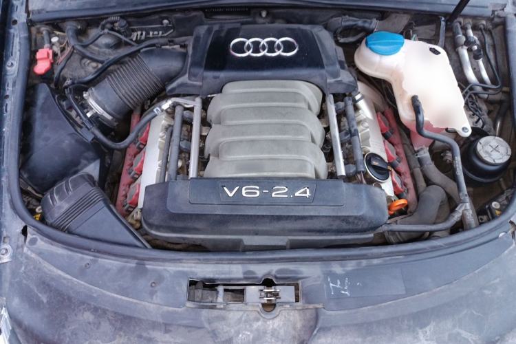 Used Audi A6L 2011 2.4L Comfort Edition Engine Bay
