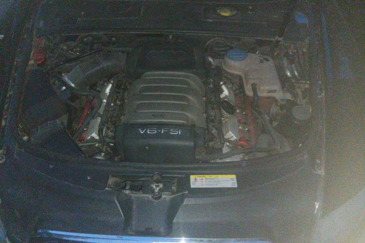 Used Audi A6L 2011 2.8 FSI Comfort Model Engine Bay