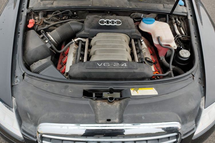 Used Audi A6L 2011 2.4L Technology Edition Engine Bay