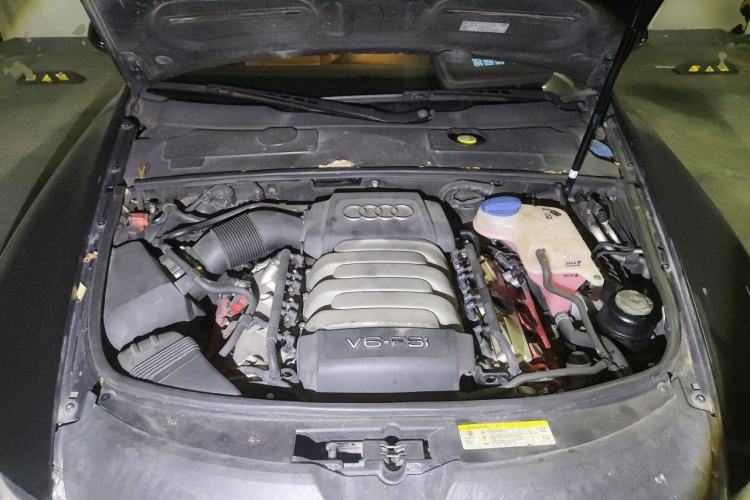 Used Audi A6L 2011 2.8 FSI Comfort Model Engine Bay