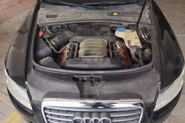 Used Audi A6L 2011 2.4L Comfort Edition Engine Bay