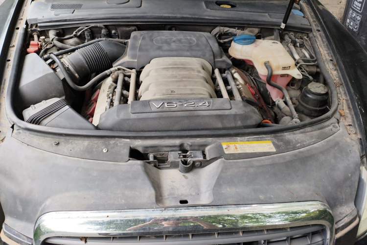 Used Audi A6L 2011 2.4L Comfort Edition Engine Bay