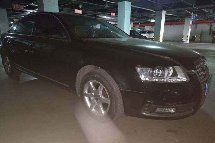 Used Audi A6L 2011 2.0 TFSI Automatic Standard Edition Front Right 45 Deg