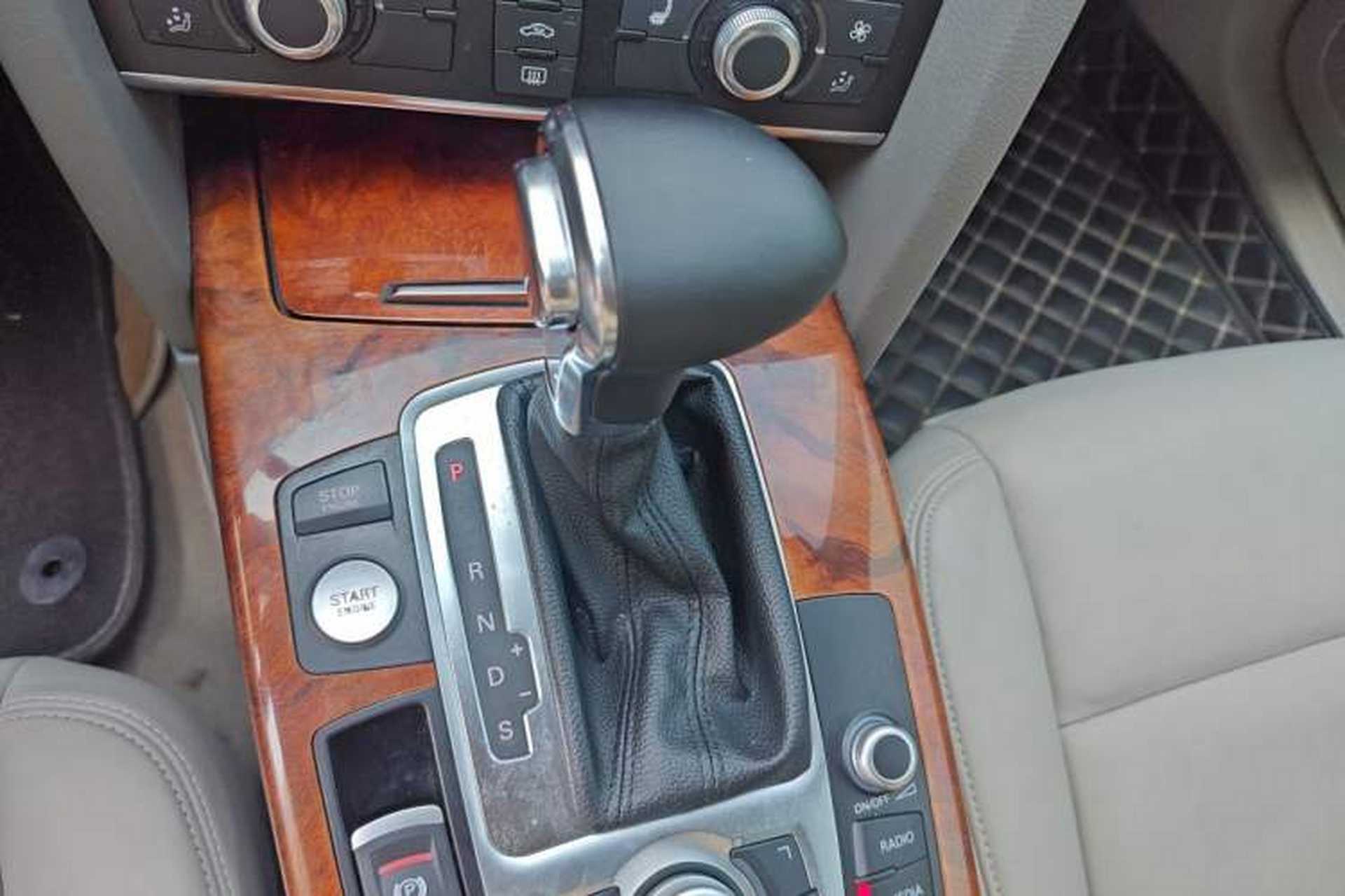 Used Audi A6L 2011 2.4L Comfort Edition Gear Lever