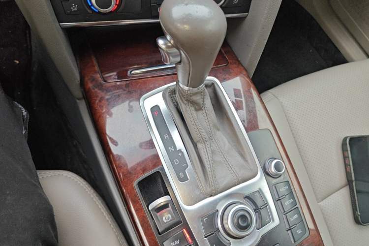 Used Audi A6L 2011 2.4L Technology Edition Gear Lever