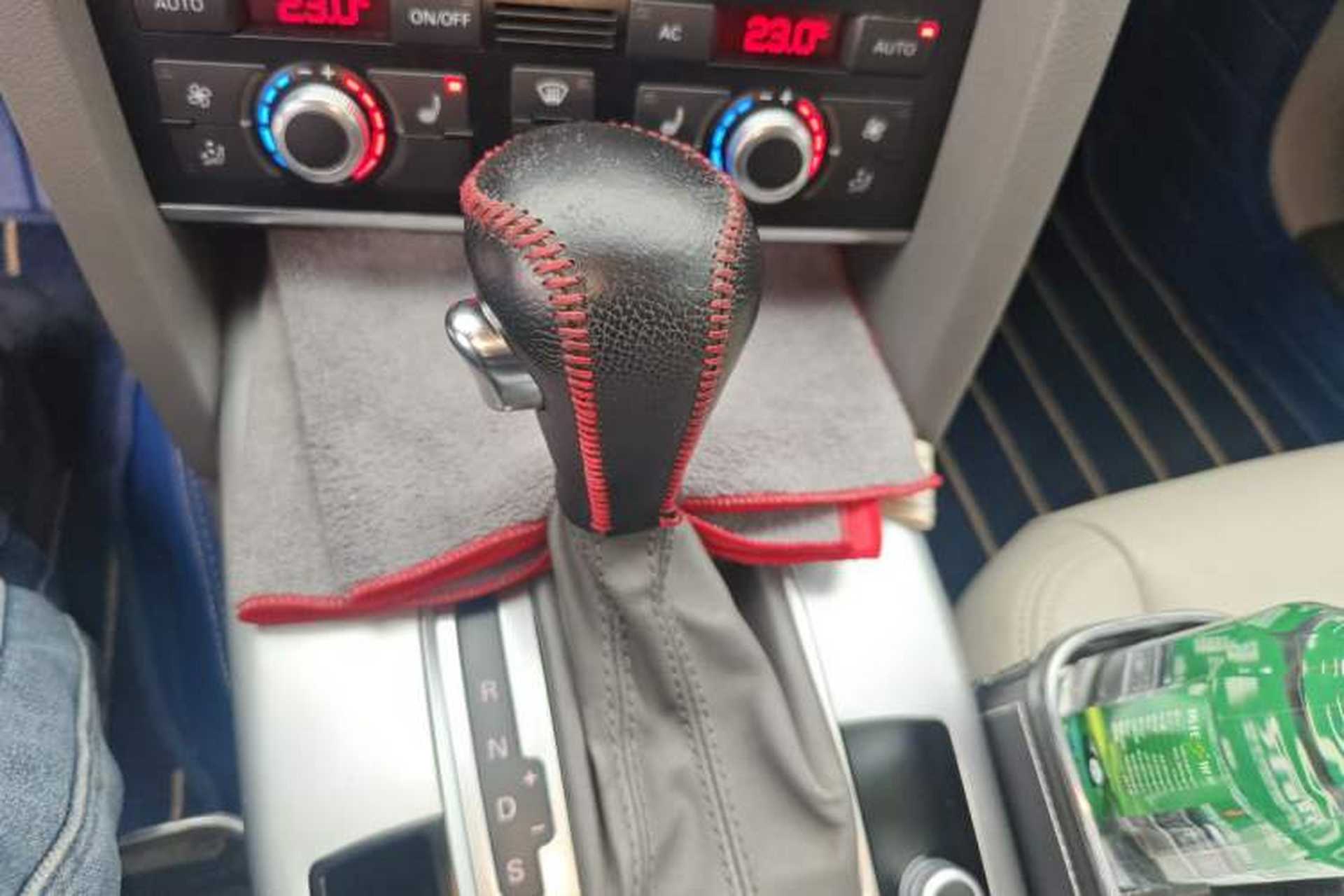 Used Audi A6L 2011 2.0 TFSI automatic Comfort trim Gear Lever