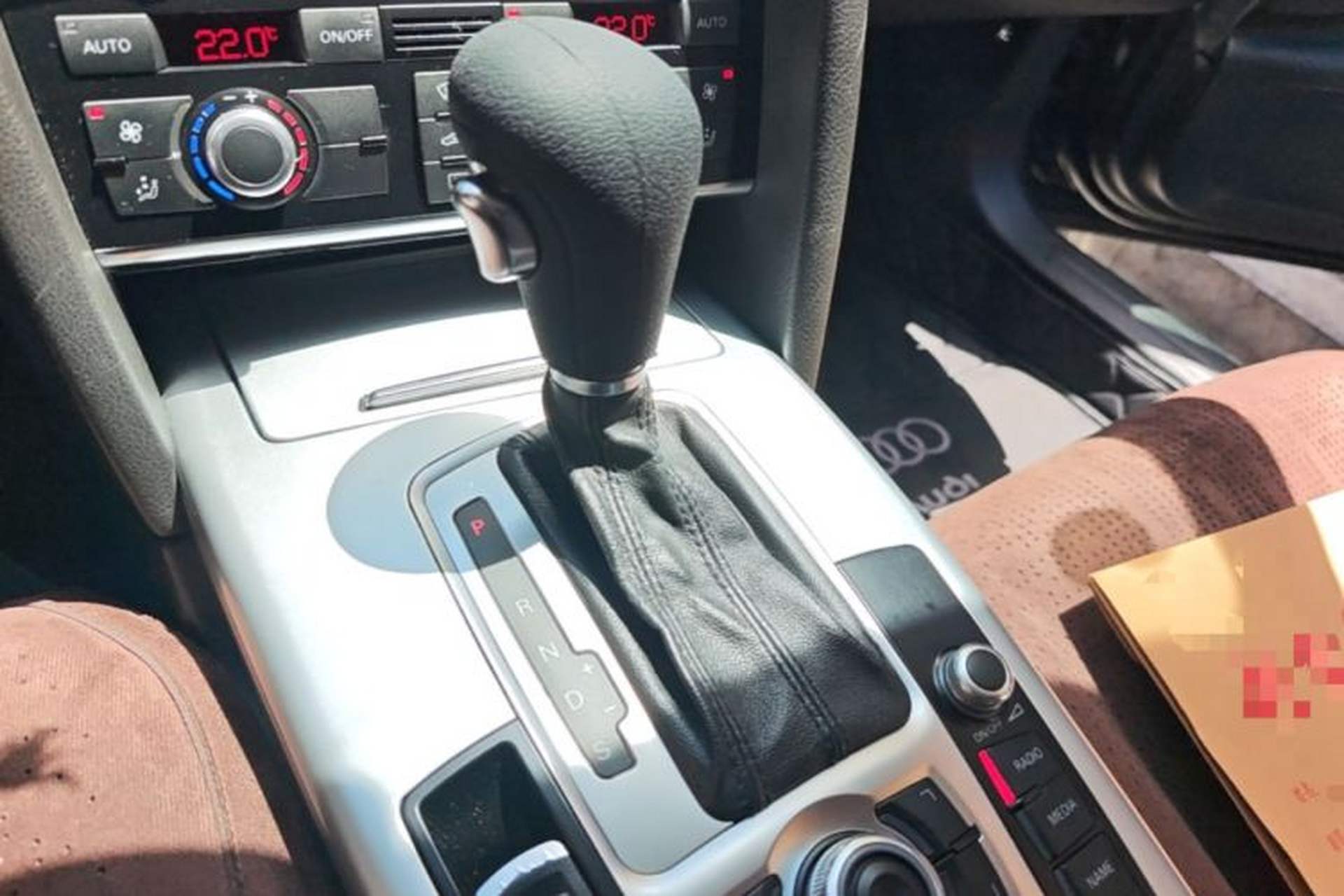 Used Audi A6L 2011 2.0 TFSI Automatic Standard Edition Gear Lever