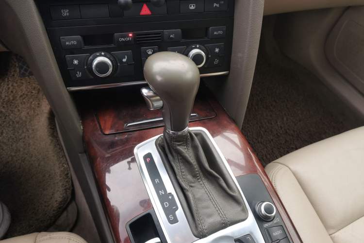 Used Audi A6L 2011 2.7 TDI Comfort Model Gear Lever