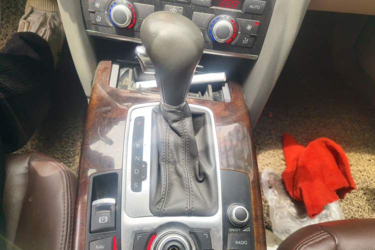 Used Audi A6L 2011 2.4L Technology Edition Gear Lever