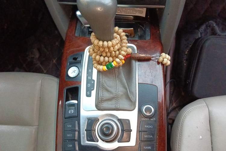 Used Audi A6L 2011 2.4L Comfort Edition Gear Lever
