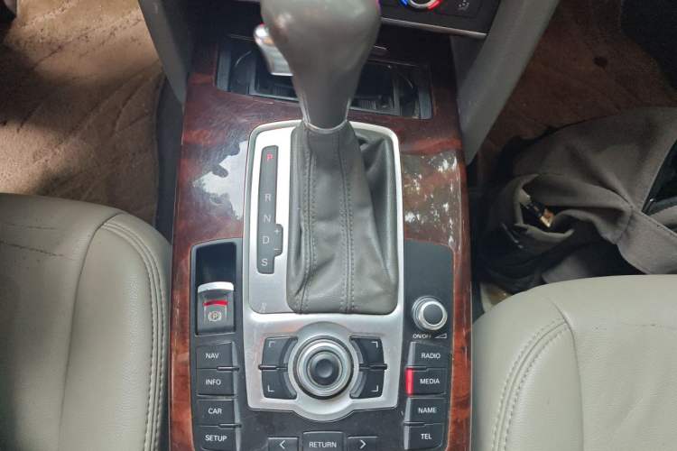 Used Audi A6L 2011 2.4L Technology Edition Gear Lever