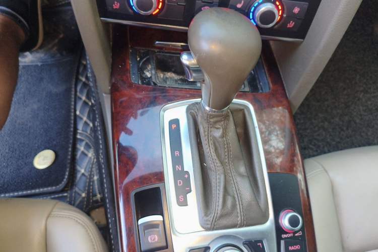 Used Audi A6L 2011 2.7 TDI Comfort Model Gear Lever