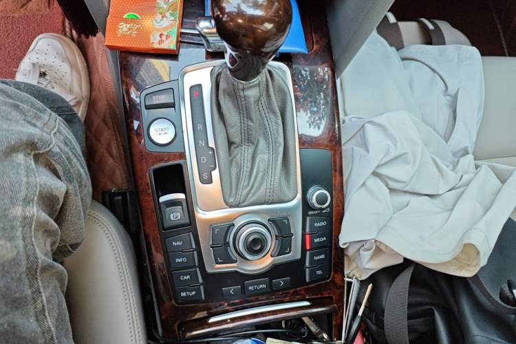 Used Audi A6L 2011 2.8 FSI quattro Luxury Model Gear Lever