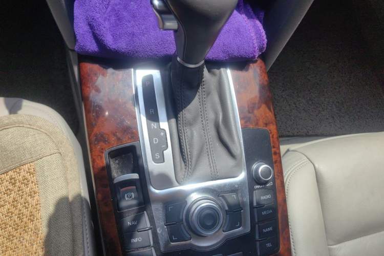 Used Audi A6L 2011 2.4L Technology Edition Gear Lever
