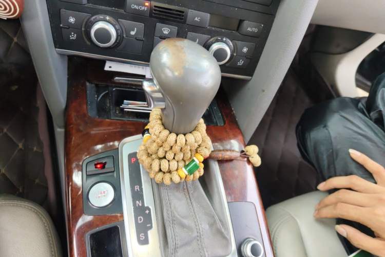 Used Audi A6L 2011 2.4L Comfort Edition Gear Lever
