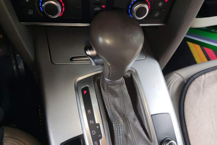 Used Audi A6L 2011 2.0 TFSI Automatic Standard Edition Gear Lever