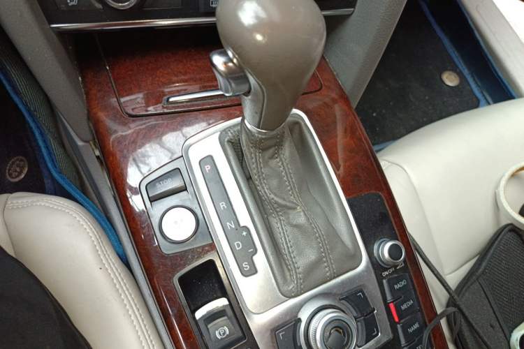 Used Audi A6L 2011 3.0 TFSI quattro Luxury Model Gear Lever